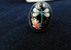 amy kahn ring main view